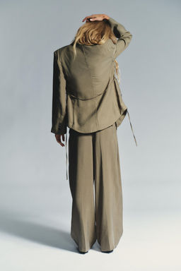 BLAZER WITH SHOULDER PADS AND THIN BELT - Zara фото 5