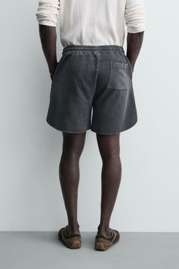 SHORTS JOGGER LAVADOS / Antracita oscuro