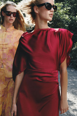 VESTIDO MIDI SATINADO CAPA / Rojo medio - Zara фото 3