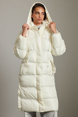 TRENDYOLMILLA Ekru Regular Kapusonlu Yandan C?t C?t Detayl? Su Itici Uzun Sisme Mont TWOAW24MO00104  фото 21