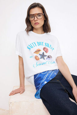 Ekru Bask?l? Oversize/Genis Kal?p K?sa Kollu %100 Pamuk Orme T-Shirt TWOSS26TS00179