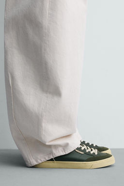 ZAPATILLA SUELA CONTRASTE / Verde