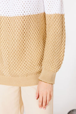 Джемпер KOKOdea 21-027 бело-бежевый  фото 4