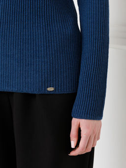 Джемпер вязаный