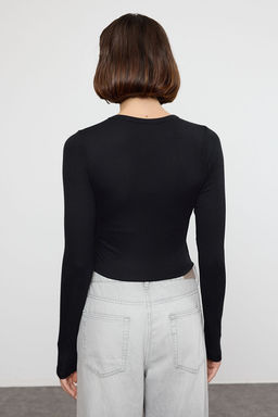 Siyah Premium Viskoz Yumusak Kumasl? Fitted Crop Esnek Orme Bluz TWOAW24BZ00048