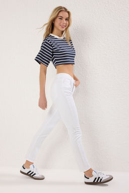 Beyaz Yuksek Bel Skinny Jeans TWOSS25JE00306