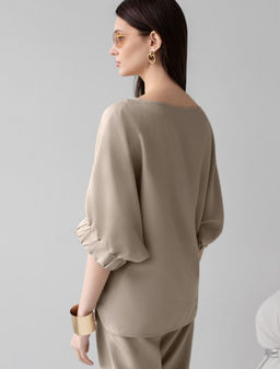 Свободная блузка с вырезом лодочка из плотного лиоцелла - Vilatte фото 3