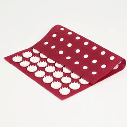 Аппликатор «Кузнецова», 70 колючек, спанбонд, 23×32 см, красный.