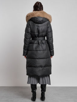 Пальто утепленное с капюшоном и мехом зимнее женское черного цвета 133203Ch - Visdeer фото 17