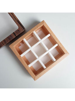 Цена за 5 шт. Коробка под 9 конфет с ячейками Дерево 14,5 х 14,5 х 3,5 см - Дарите счастье фото 5