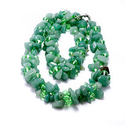 Бусы из камня Нефрит темный привлекает денежные энергии