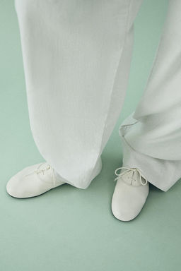 ZAPATO PIEL PLANO CORDONES / Blanco Crudo