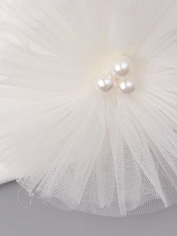 Повязка трикотажная для девочки, сбоку бант из фатина с бусинами, белый