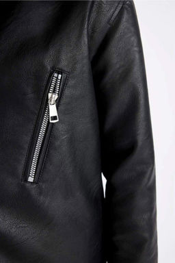 Водоотталкивающее пальто из искусственной кожи с карманом на молнии и подкладкой из искусственного меха для мальчиков - Defacto фото 5