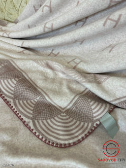 Плед-покрывало в подарочной сумке