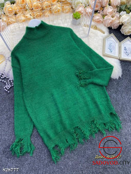 Кофта женская с рваным эффектом