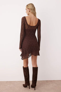 Kahverengi S?rt Dekolteli Asimetrik Detayl? Mini/K?sa Dantel Esnek Orme Elbise TWOSS25EL00903 - Trendyolmilla фото 4