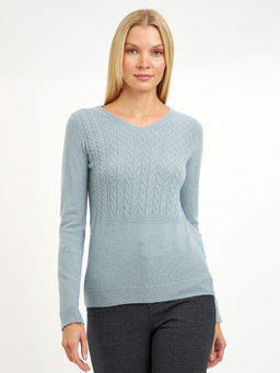 пуловер женский голубой с объемным узором