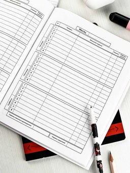 Дневник школьный арт. 69697 КОТЕНОК С МОРОЖЕНЫМ