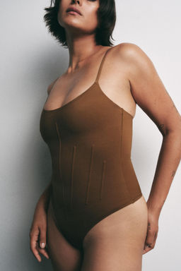 SHAPING BODYSUIT IN A POLYAMIDE BLEND