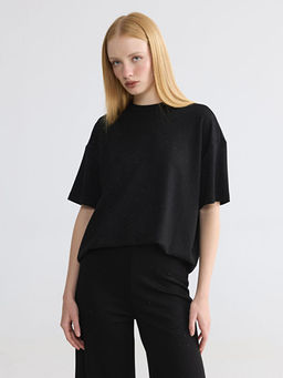 Bisiklet Yaka Parlak G?r?n?ml? Kad?n Ti??rt