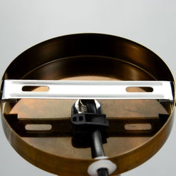 Спот BayerLux «Дарни», провод 150 м, выключатель, Е27, 40 Вт, 10х10х10 см, цвет основания медный