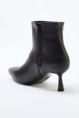 Trendyol Shoes Siyah Sivri Burun Kad?n Ince Topuklu Yar?m Bot TAKAW25BO00016 - Trendyolmilla фото 4