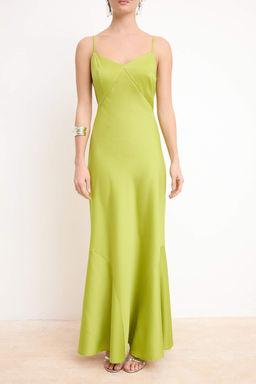 Yesil Saten Etegi Volanl? Midi Elbise TPRSS26EL00065