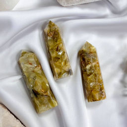 Кристалл из Мусковита (Лепидолит желтый)