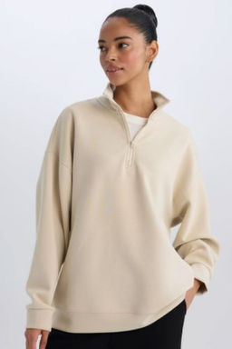 DeFactoFit Oversize Genis Kal?p Dik Yaka Sporcu Sweatshirt