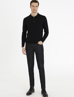 Черный базовый трикотажный свитер приталенного кроя с воротником-поло - Cacharel фото 5