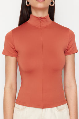 Tarc?n Fitted/Vucuda Oturan Fermuarl? Yaka K?sa Kollu Esnek Orme Bluz TWOSS24BZ00489