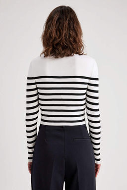 Укороченный свитер в полоску приталенного кроя с круглым вырезом - Defacto фото 10