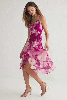 TRENDYOLMILLA Fusya Cicekli Kruvaze Midi Sifon Astarl? Dokuma Elbise TWOSS19EL0375