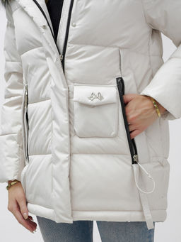 Куртка зимняя Visdeer 3215SB женская светло-бежевая с мехом енота утеплитель 220 г/м²  фото 11