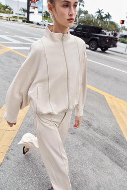 CAZADORA BOMBER CUELLO SUBIDO / Crudo