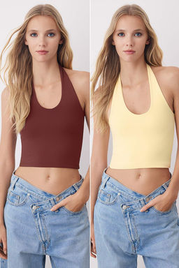 Siyah-Beyaz Boyundan Gecmeli Vucuda Oturan Crop Esnek Orme Bluz TWOAW26BZ00251