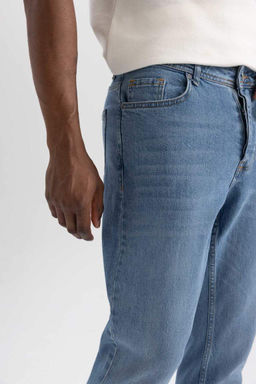 Узкие джинсовые брюки комфортного кроя с нормальной талией и узкими штанинами - Defacto фото 5