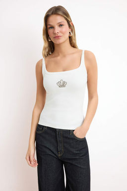 Beyaz Fitted/Vucuda Oturan Kare Yaka Kal?n Ask?l? Kolsuz Fitilli Esnek Orme Atlet TWOSS26AL00014