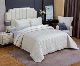 Стеганное покрывало Dori (молоко) 240х260см (1), 50х70см (2)