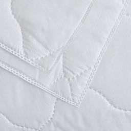 Покрывало 140х215см, белый, синтепон 100г/м, микрофибра 80г/м, 100% полиэстер - Vesta фото 3