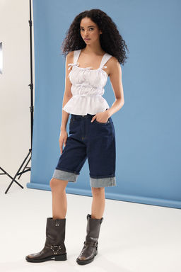 Trendyolmilla Siyah Kare Yaka Ask?l? Buzgulu Dokuma Bluz TWOSS25BZ00113