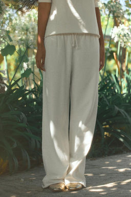 FADED-EFFECT PLUSH JOGGER TROUSERS - Zara фото 2
