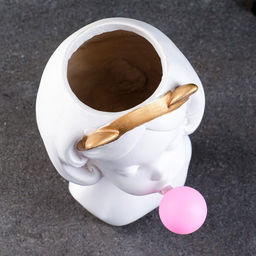 Декоративное кашпо для цветов «Девочка со жвачкой», 1.7 л, 23×22×16 см, полистоун, белое