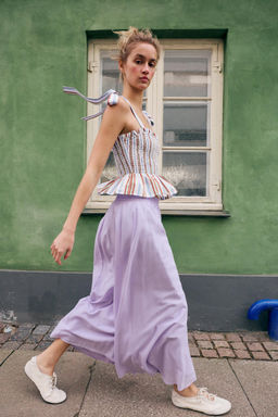 FALDA MIDI CAPA / Malva