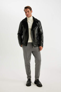 Водоотталкивающая приталенная куртка из искусственной кожи приталенного кроя на подкладке с карманами на молнии - Defacto фото 4