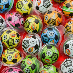 Цена за 40 шт. Жевательная резинка Футбольный мяч с начинкой, 40 * 16 г