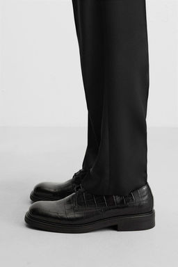 LEATHER EMBOSSED SHOES