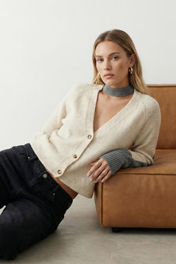 TRENDYOLMILLA Ekru Yumusak Dokulu Renk Bloklu Triko H?rka TWOAW25HI00211 фото 12