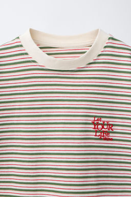 CAMISETA RAYAS TEXTO BORDADO / rayas - Zara фото 4